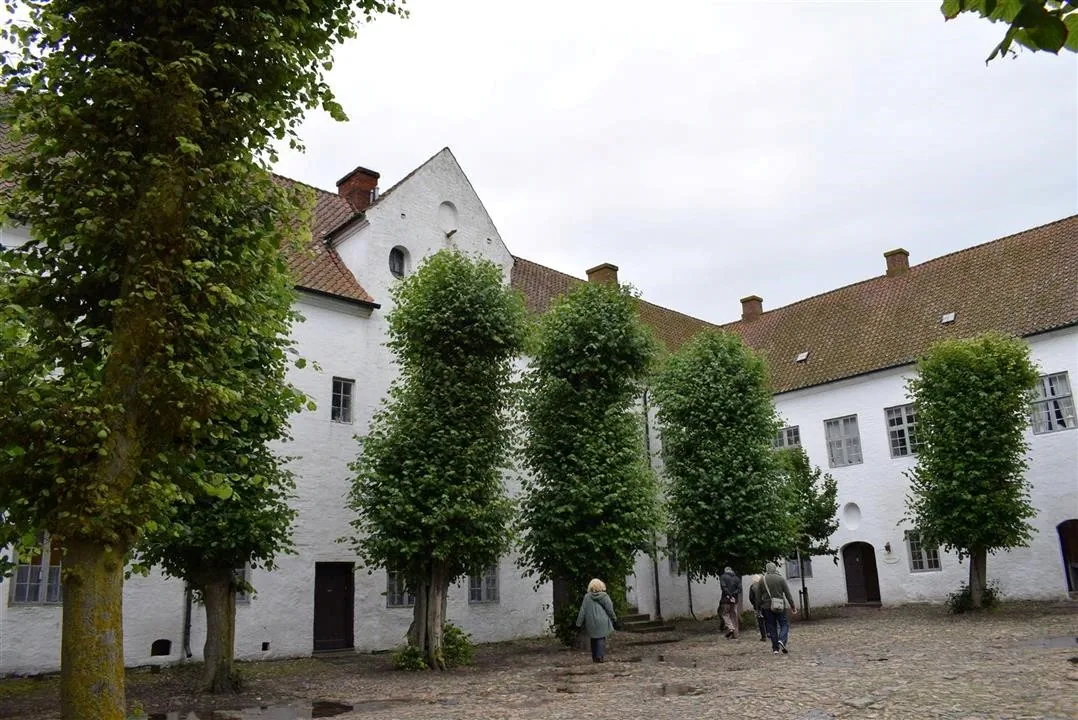 G23 boerglum kloster at l├╕kken sun 23 jul (16)